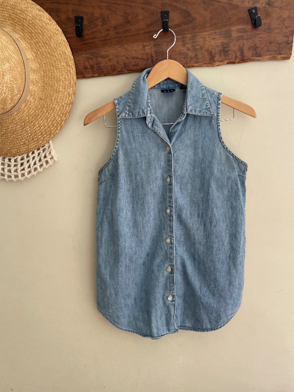 Gap Vintage 90s Sleeveless Denim Button Down XS